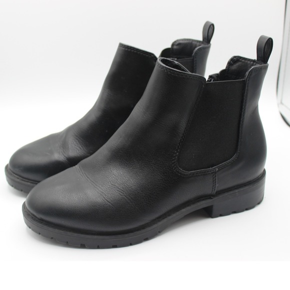 torrid Shoes - Torrid Black Faux Leather Chelsea Lug Sole Ankle Boots Side Zip 8WW 41335367